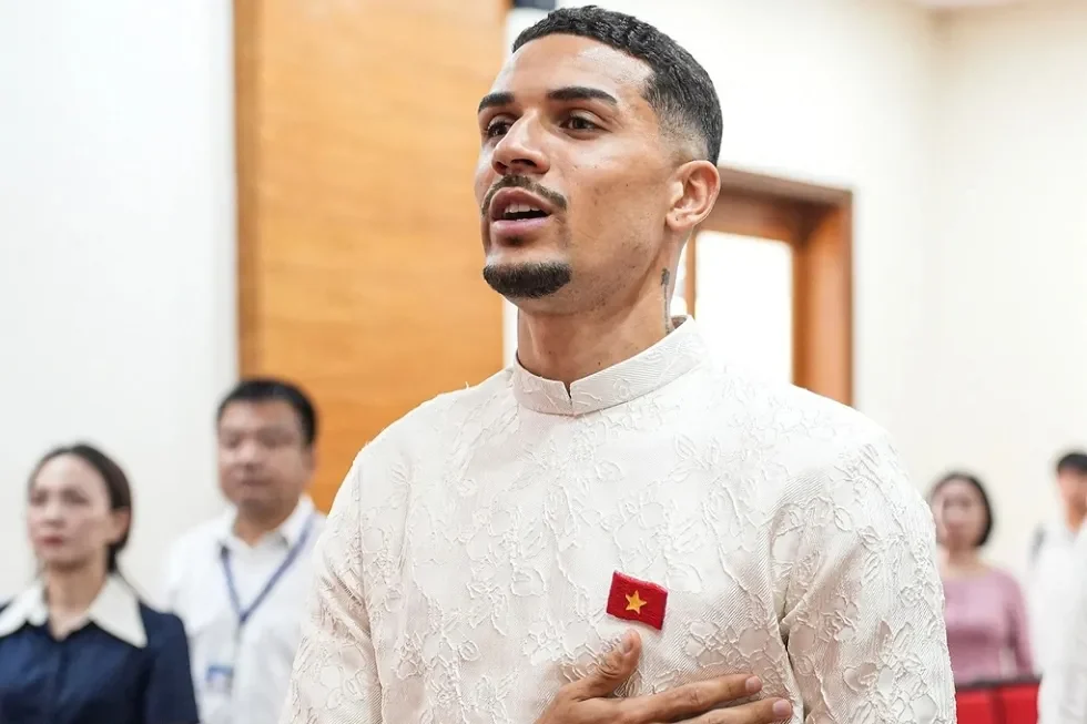 Hendrio chính thức trở thành công dân Việt Nam